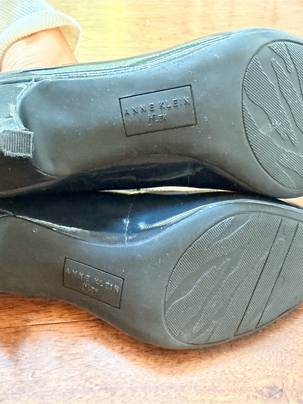 Annie Klein Black Heels - Picture 9 of 11